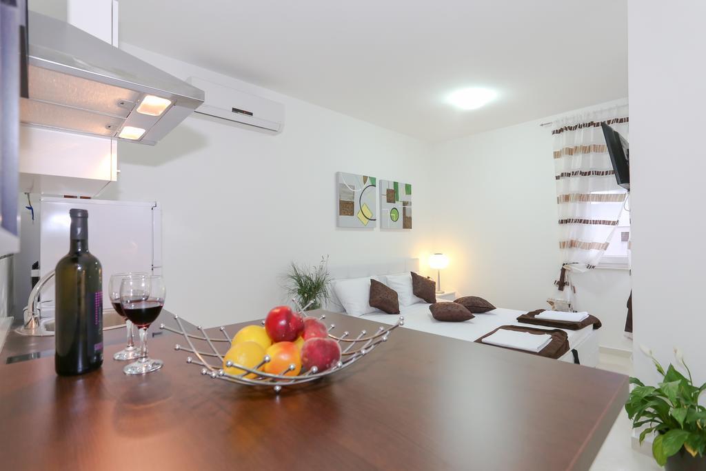 The Tribunj Suites Экстерьер фото